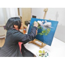 Eco-Postcard Auguri Cigni Tiziana Leobruni